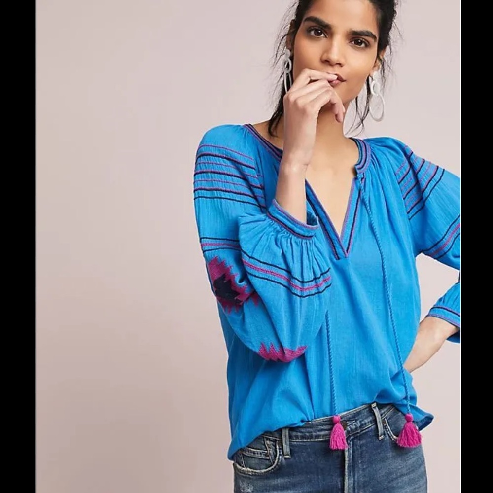 MAEVE anthropology top